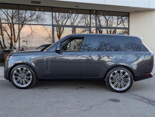 2025 Land Rover Range Rover P530 SE