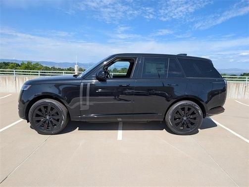2025 Land Rover Range Rover P550e SE
