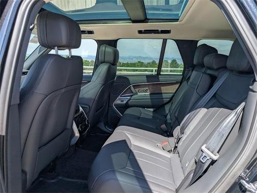 2025 Land Rover Range Rover P550e SE