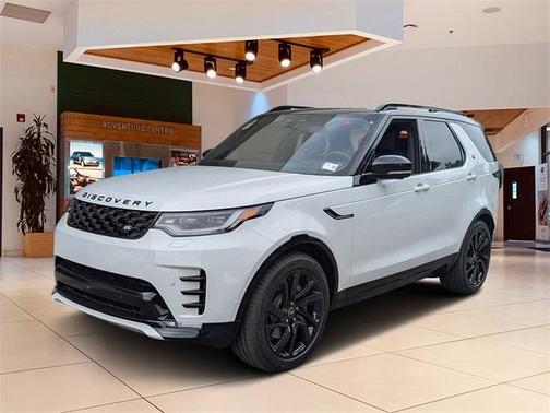 2025 Land Rover Discovery P300 Dynamic SE