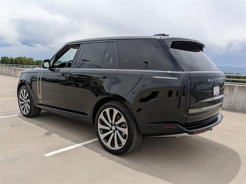 2025 Land Rover Range Rover P530 SE