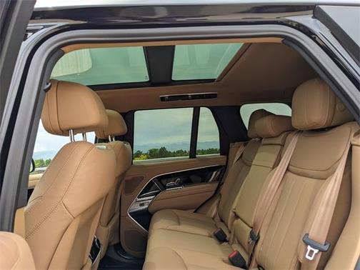 2025 Land Rover Range Rover P530 SE