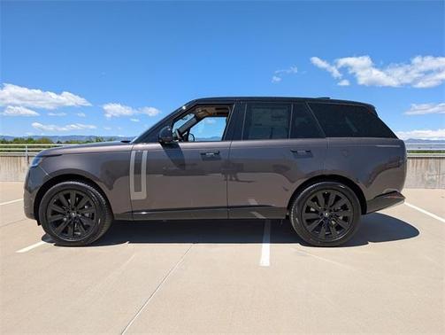 2025 Land Rover Range Rover P400 SE
