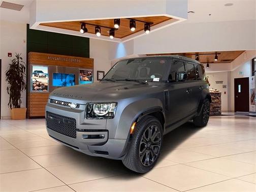 2025 Land Rover Defender V8