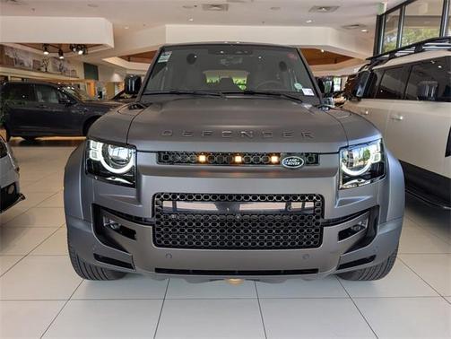 2025 Land Rover Defender V8