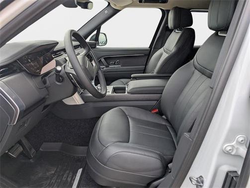 2025 Land Rover Range Rover P530 SE