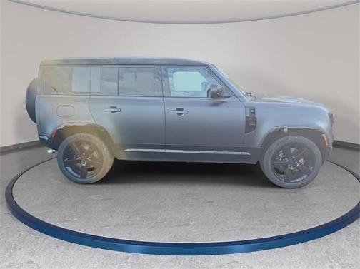 2026 Land Rover Defender P525 V8