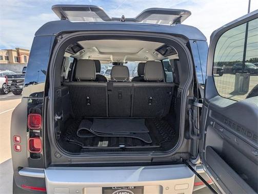 2020 Land Rover Defender 110 SE