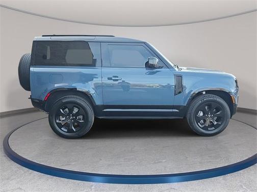 2024 Land Rover Defender P400 X-Dynamic SE