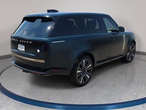 British Racing Green In Satin Finish 2026 Land Rover Range Rover P615 SV