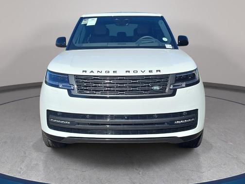 Fuji White 2026 Land Rover Range Rover P550e SE