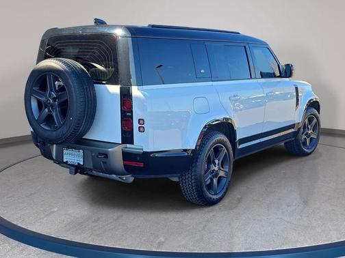 Fuji White 2024 Land Rover Defender P400 X-Dynamic SE