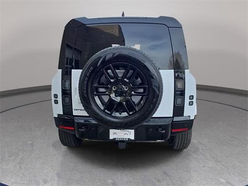 2026 Land Rover Defender 110 X-Dynamic SE