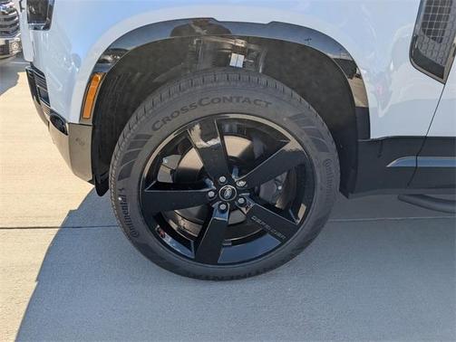 2025 Land Rover Defender P400 X-Dynamic SE