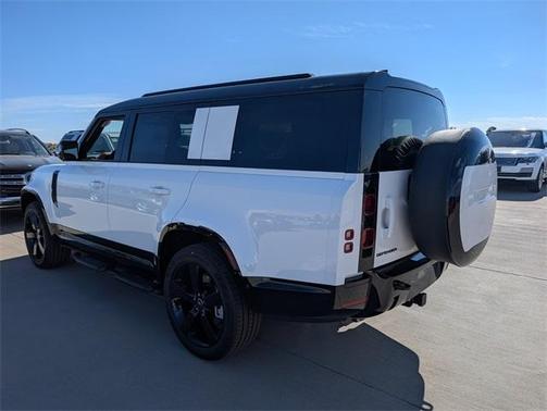 2025 Land Rover Defender P400 X-Dynamic SE