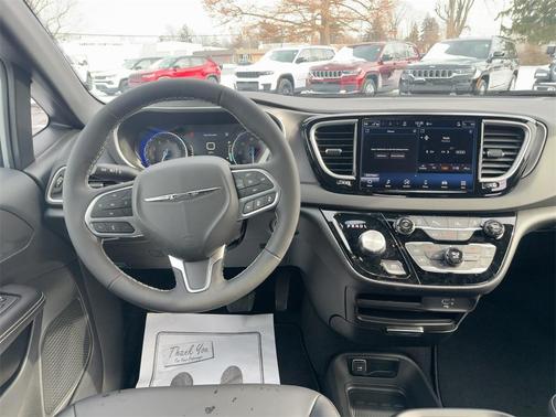 2026 Chrysler Voyager LX