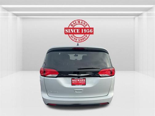 2026 Chrysler Voyager LX