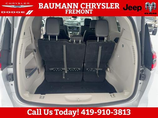 2024 Chrysler Pacifica Touring-L