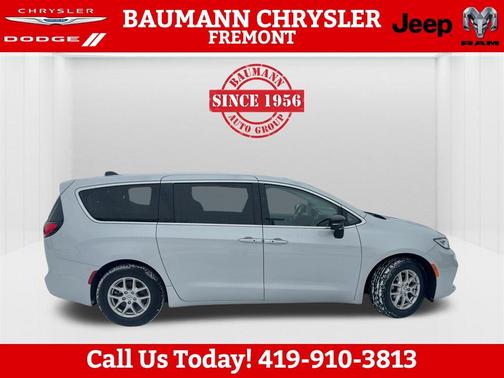 2024 Chrysler Pacifica Touring-L