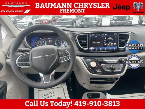 2024 Chrysler Pacifica Touring-L