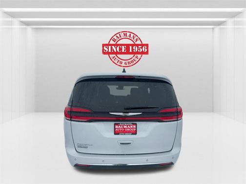 2024 Chrysler Pacifica Touring-L