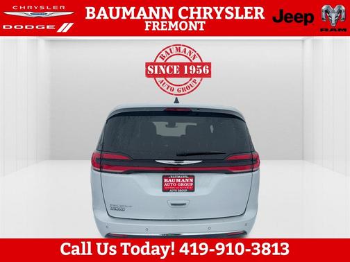 2024 Chrysler Pacifica Touring-L