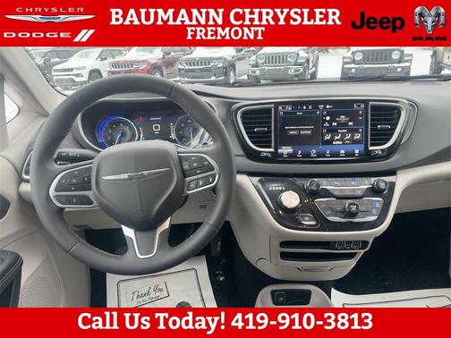 2024 Chrysler Pacifica Touring-L