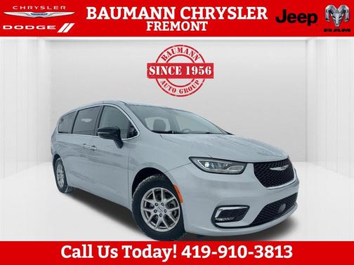 2024 Chrysler Pacifica Touring-L