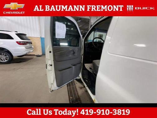 2004 Chevrolet Express 3500 Base