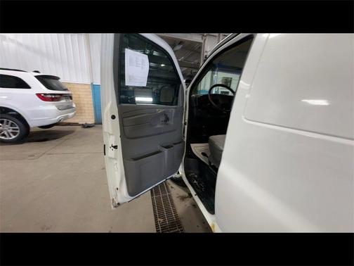 2004 Chevrolet Express 3500 Base