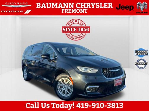 2023 Chrysler Pacifica Touring-L