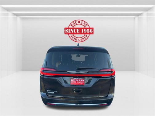 2023 Chrysler Pacifica Touring-L