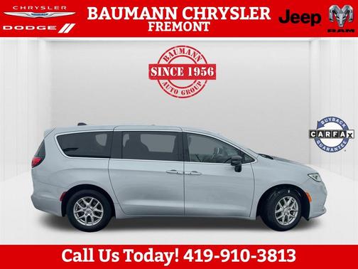 2024 Chrysler Pacifica Touring-L