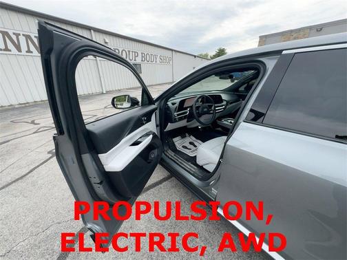 2024 Cadillac LYRIQ Luxury