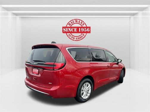 2026 Chrysler Pacifica Select AWD