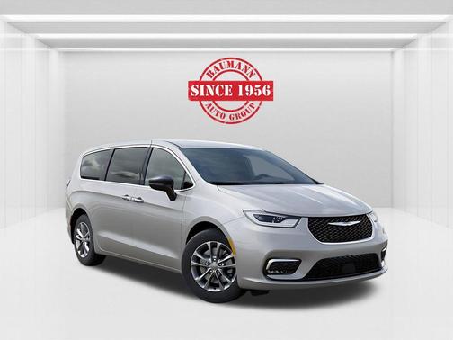 Silver Mist Clearcoat 2026 Chrysler Pacifica Select AWD