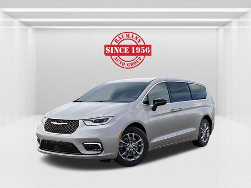 Silver Mist Clearcoat 2026 Chrysler Pacifica Select AWD