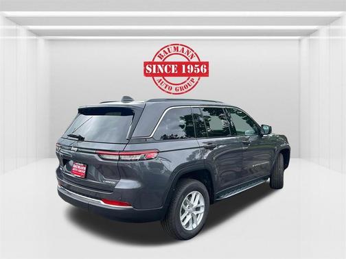 2024 Jeep Grand Cherokee Laredo