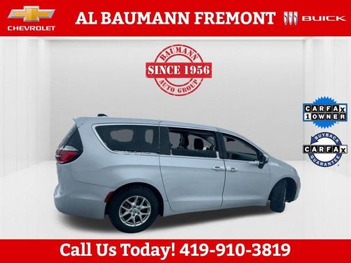 2023 Chrysler Pacifica Touring-L