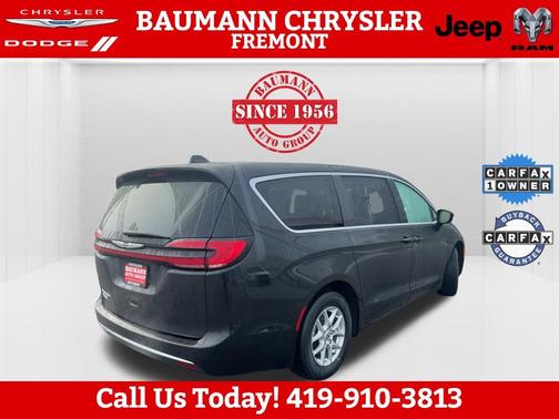 2024 Chrysler Pacifica Touring-L
