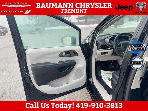 2024 Chrysler Pacifica Touring-L