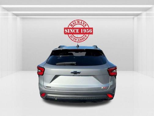 Sterling Gray Metallic 2026 Chevrolet Trax LT