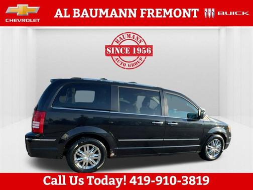 2008 Chrysler Town & Country Limited