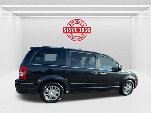 2008 Chrysler Town & Country Limited