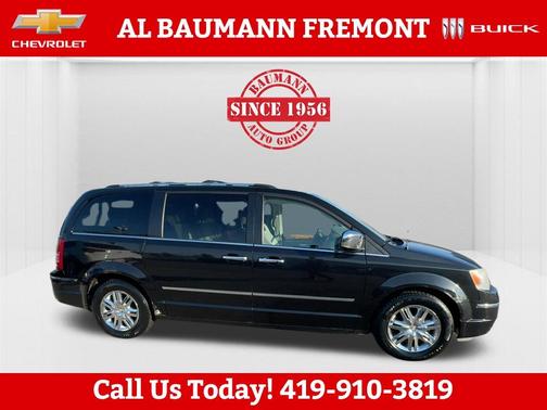 2008 Chrysler Town & Country Limited