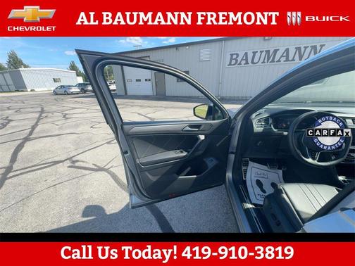 2022 Volkswagen Tiguan 2.0T SE R-Line Black