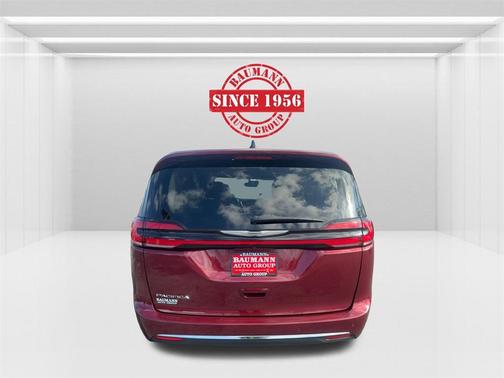 2023 Chrysler Pacifica Touring-L