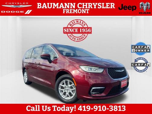 2023 Chrysler Pacifica Touring-L