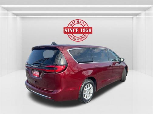 2023 Chrysler Pacifica Touring-L