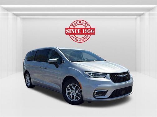 2023 Chrysler Pacifica Touring-L